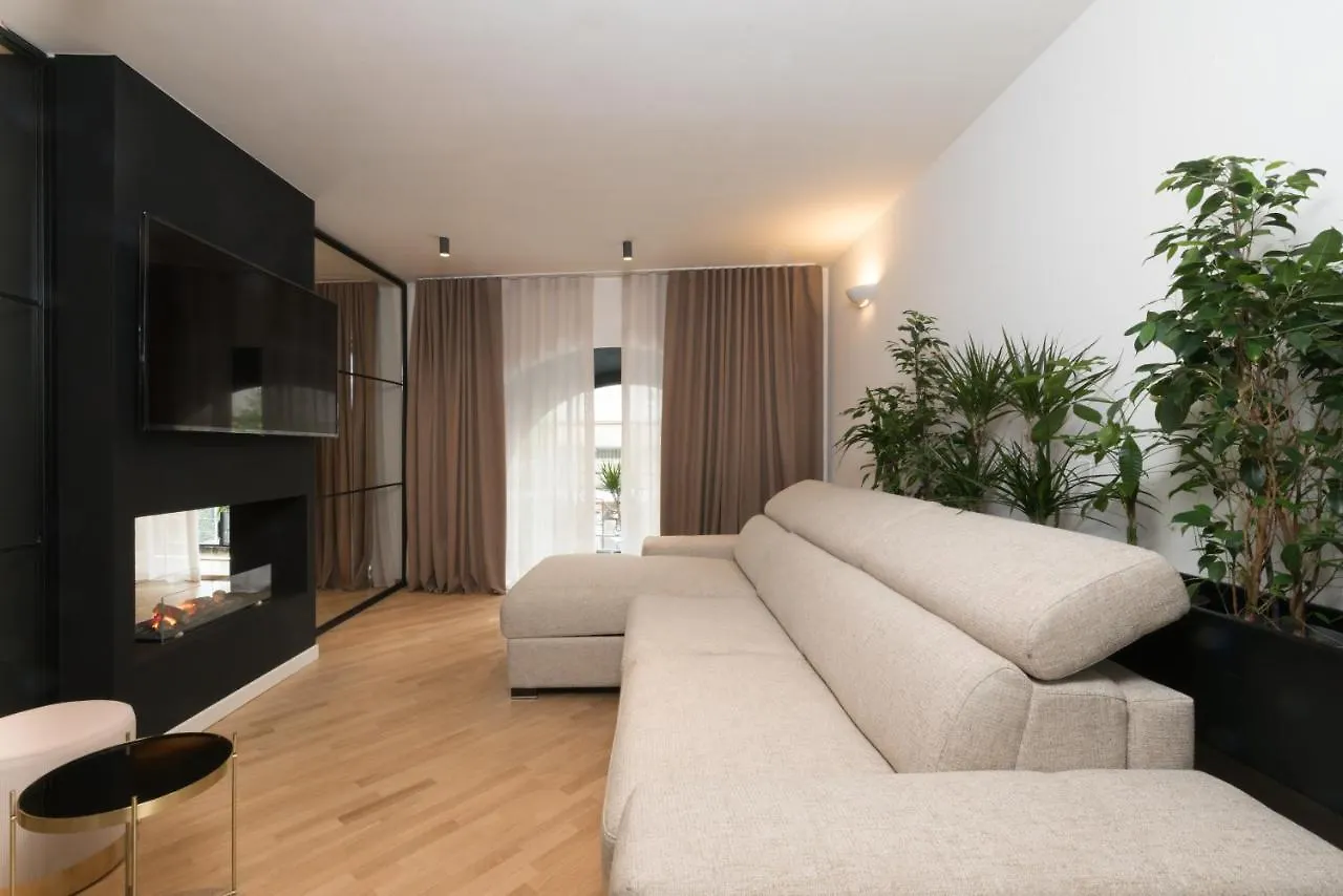 Brera Premium Apartment Near Duomo Wifi Milan Italy